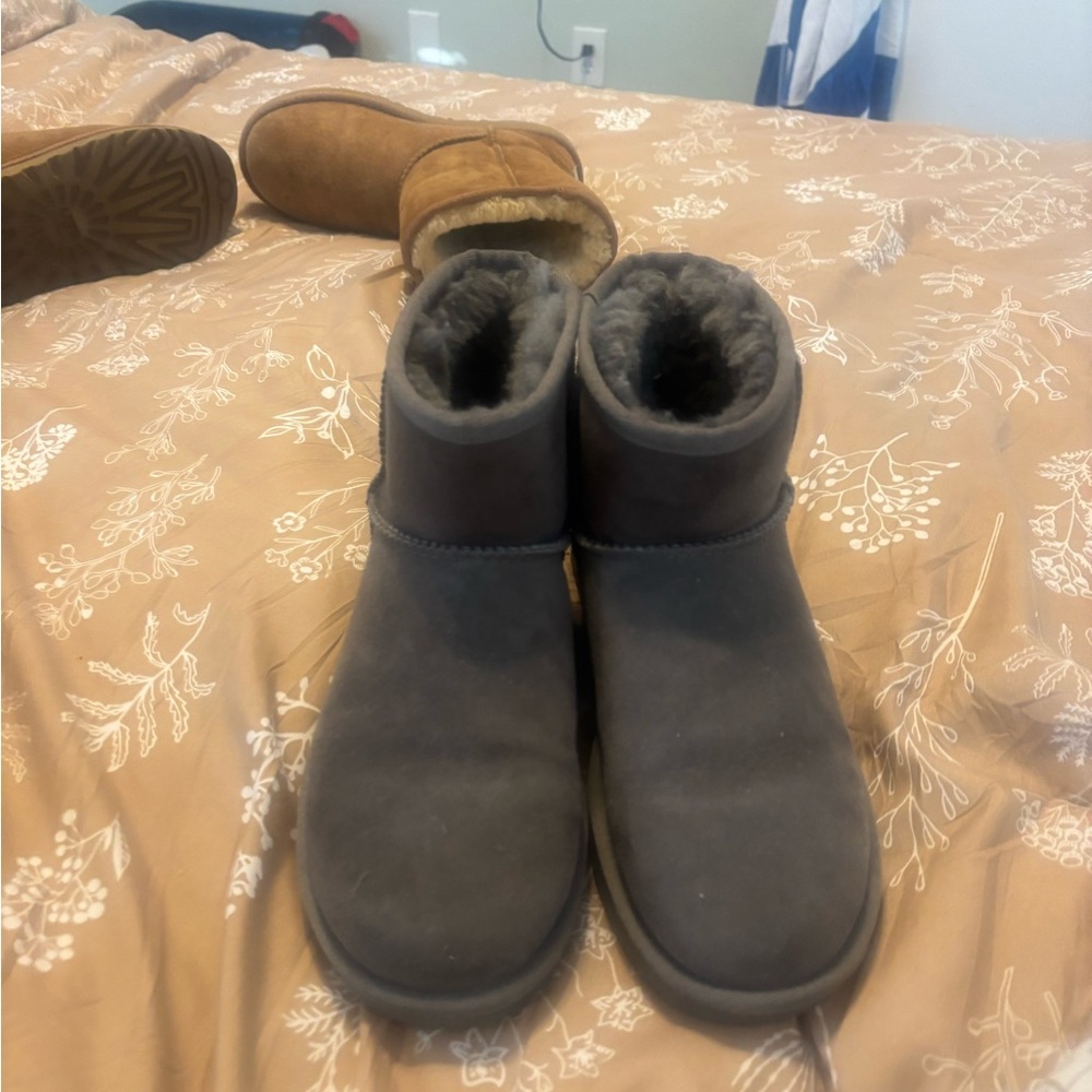 Ugg Mini - Size 7 - Excellent condition